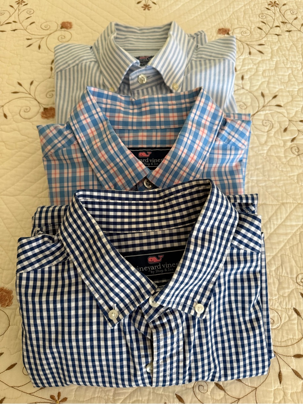 Vineyard Vines Classic Men’s 3 button-down shirts